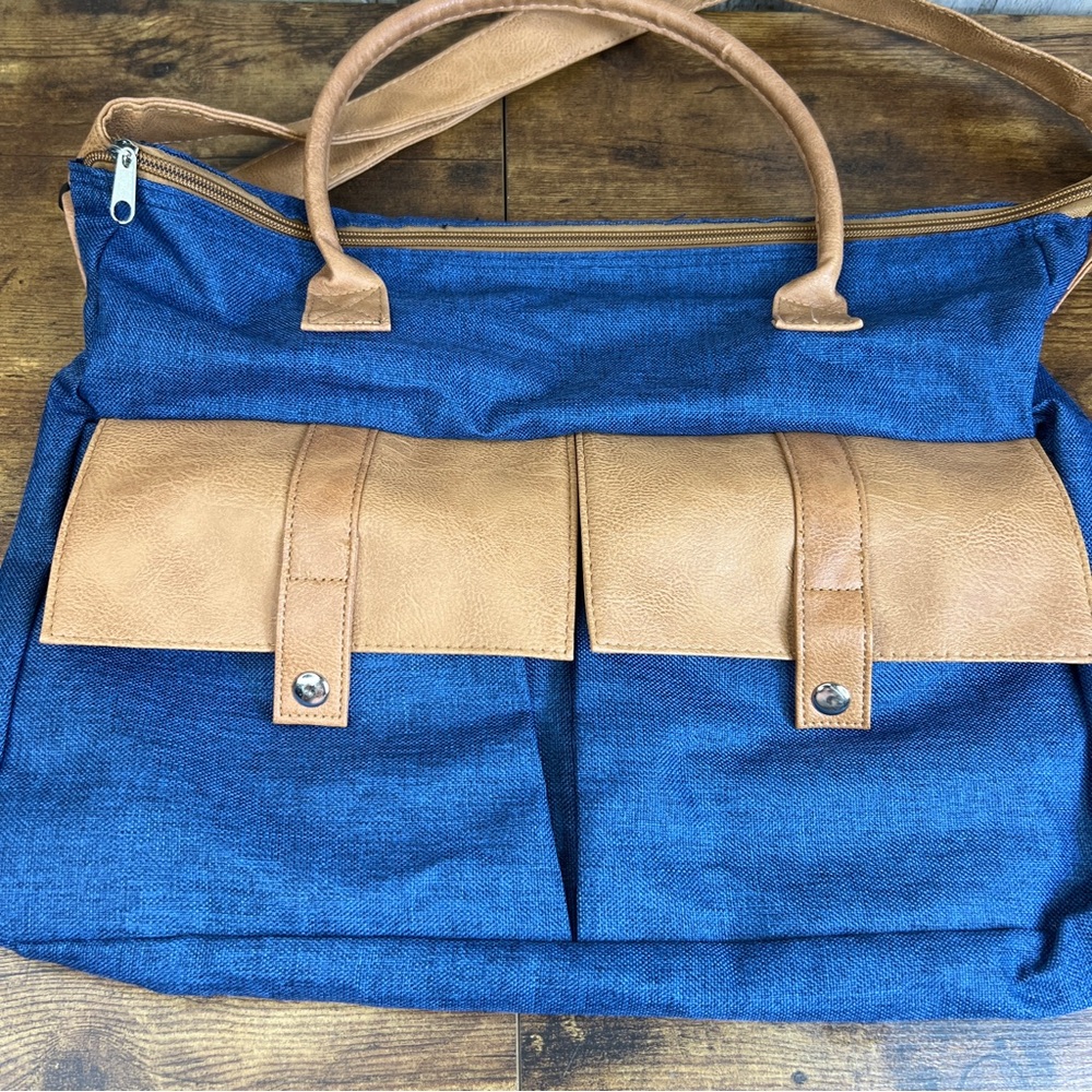 Zippered Lightweight Canvas Tote Bag With 2 Outside Snap Pockets